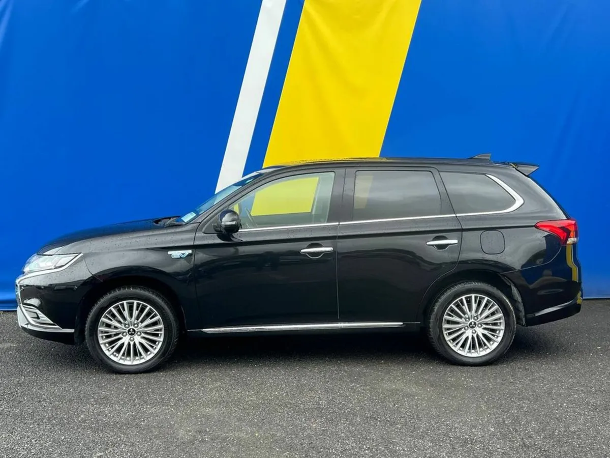 Mitsubishi Outlander 4WD 2.4 PLUG-IN HYBRID AUTO / - Image 3