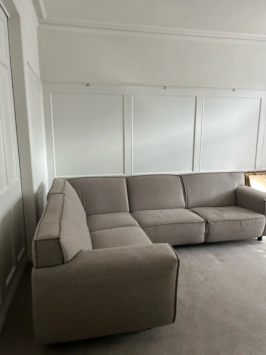 Sofa corner - Image 1