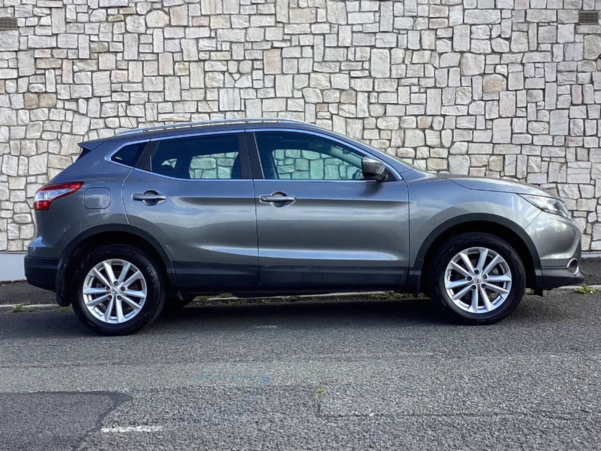 Nissan Qashqai 1.2 SV MY16 E6 4DR - Image 2
