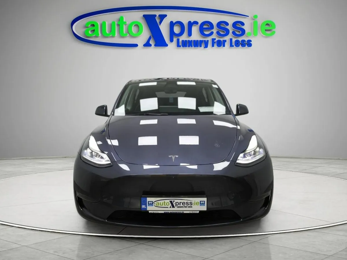 Tesla Model Y LONG RANGE Dual motor AWD, Panoramic - Image 3