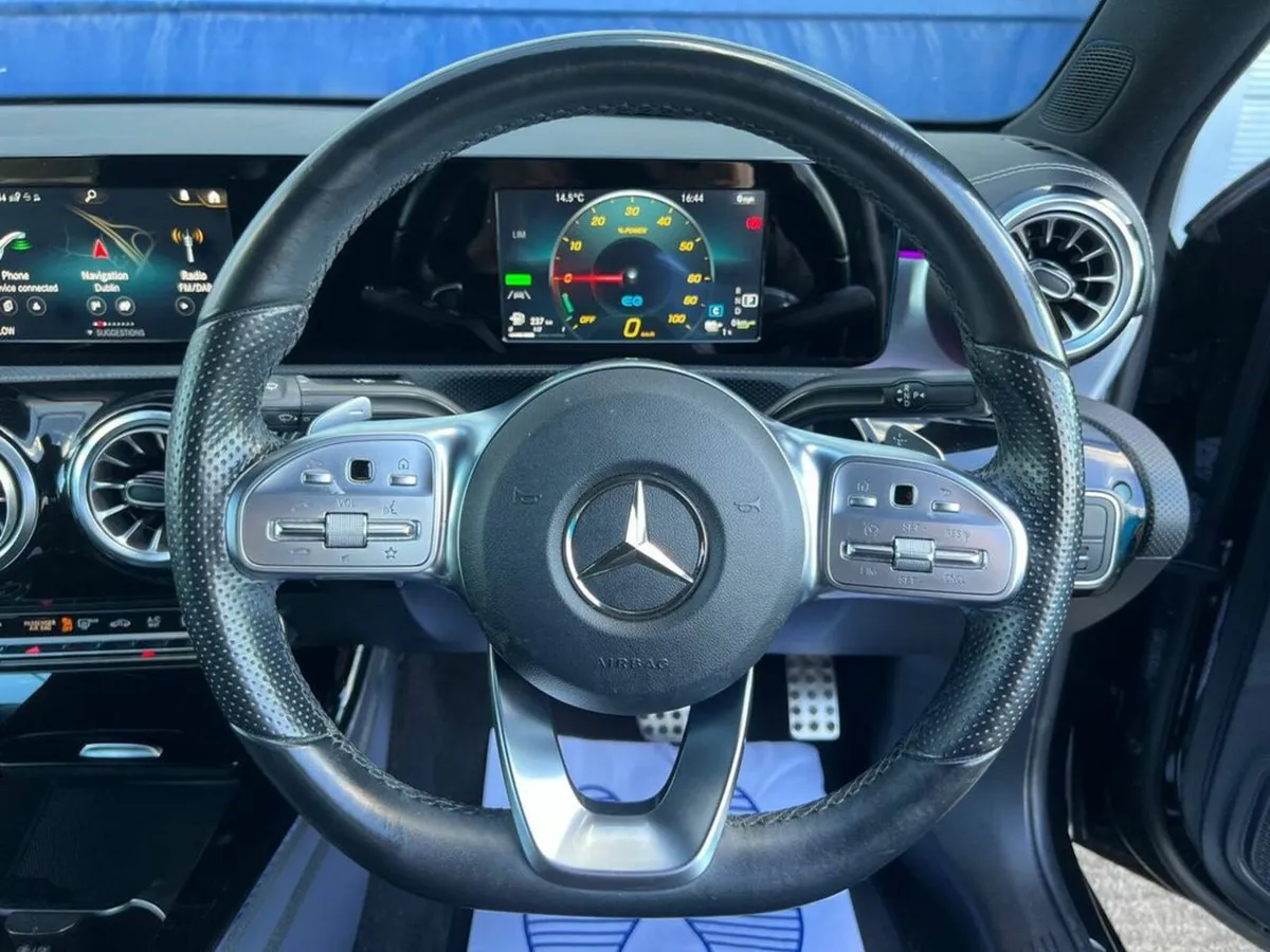Mercedes-Benz A-Class A250e AMG-LINE 1.3 HYBRID AU - Image 4