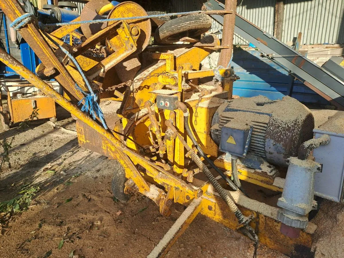 Cuddy stake peeler - Image 2
