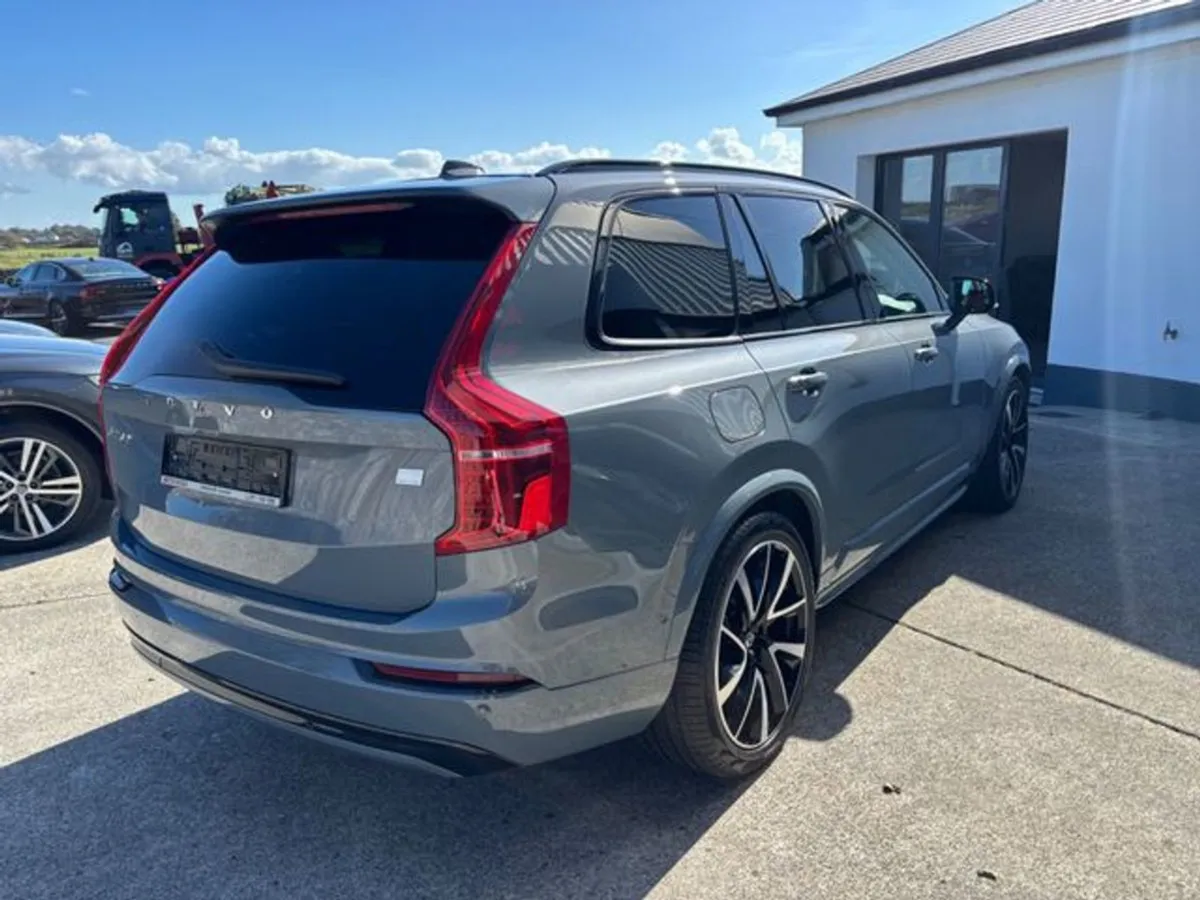 Volvo XC90 Recharge T8 Ultimate Dark AWD - Image 4