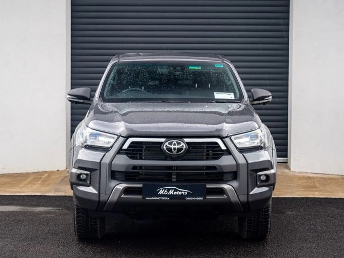 Toyota HiLux Invincible X 4WD - Image 4