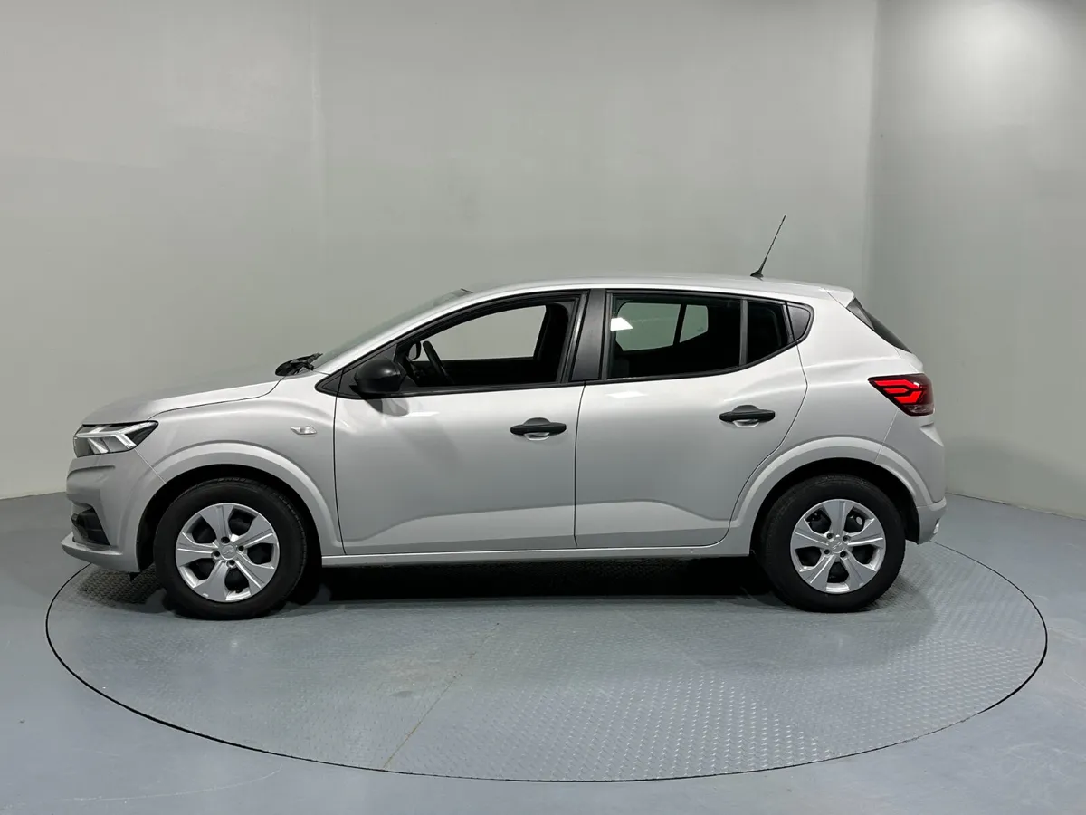 Dacia Sandero Essential 1.0 Petrol 231 - Image 4