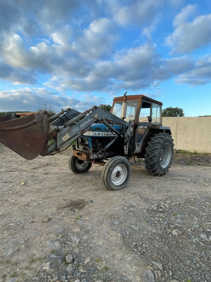 Leyland 272 with front loader - Image 3