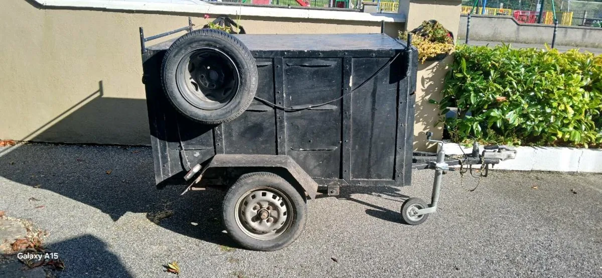 Trailer - Image 1