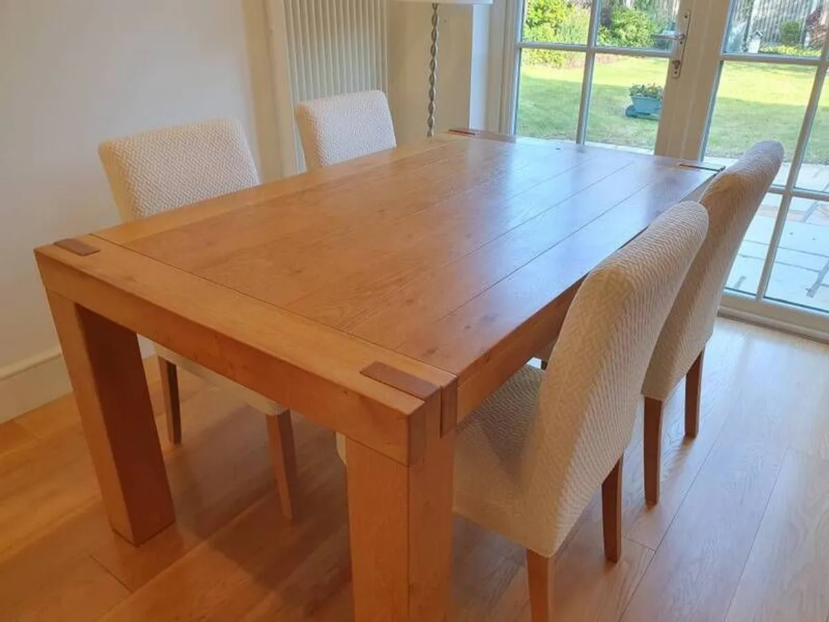 Extendable solid oak dining table - Image 2