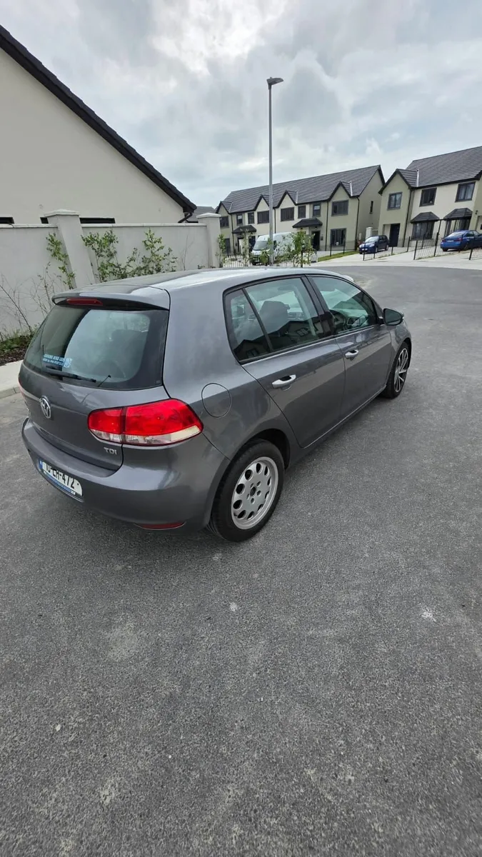 Volkswagen Golf 2010 - Image 3