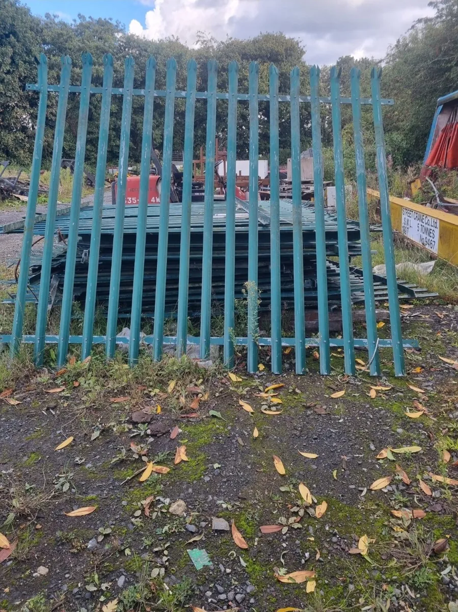 Palisade Fencing - Image 1