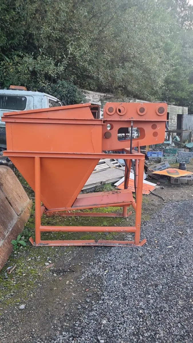 Concrete Skip 7.5 Cubic Meters - Image 2