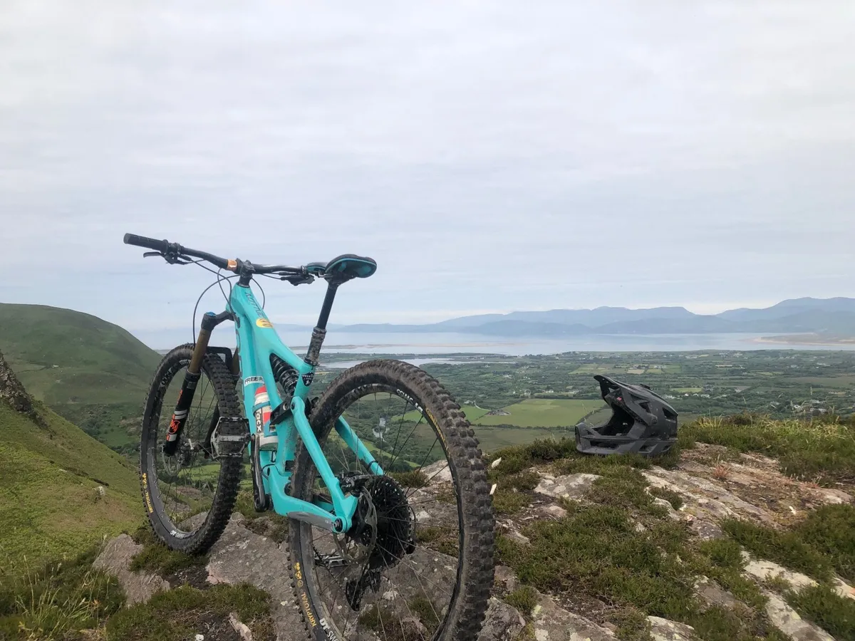 Mountain bike - Image 1