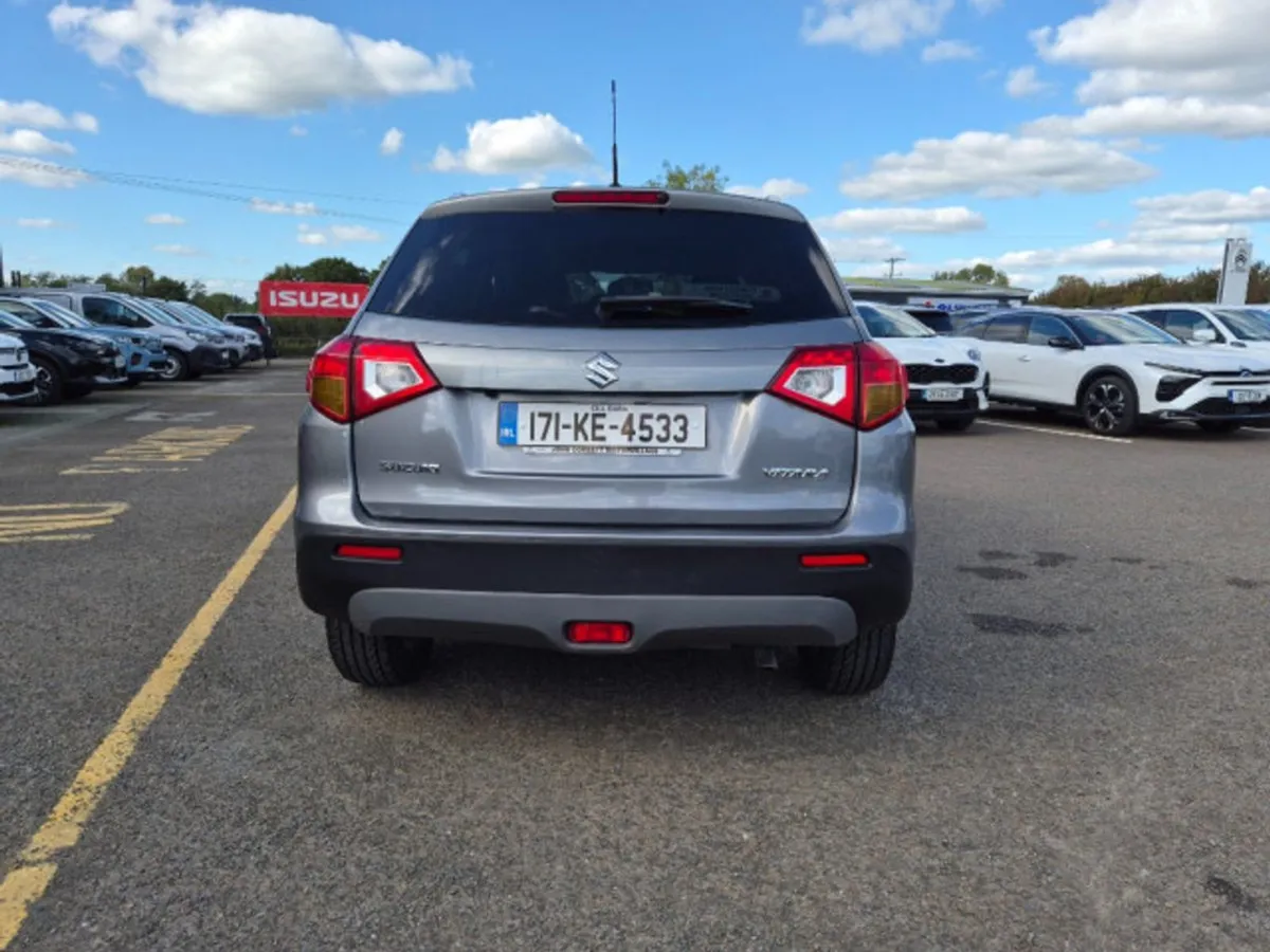Suzuki Vitara GL  5DR - Image 2