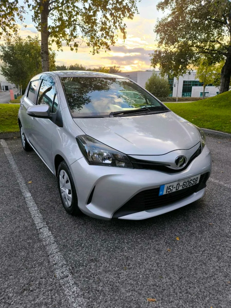 €7850 Toyota Vitz Yaris 1.0 Auto 5dr - Image 1