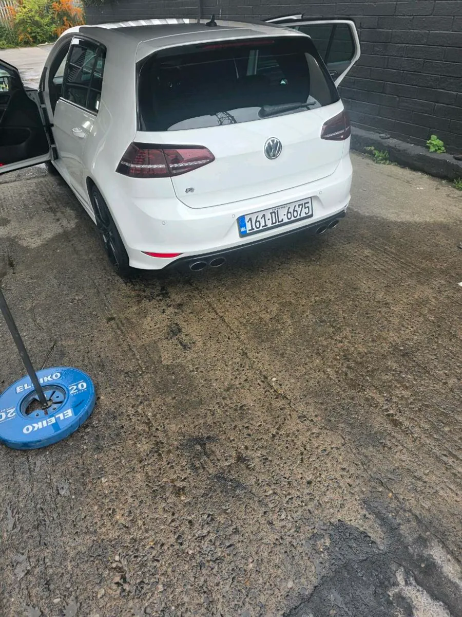 Volkswagen golf r 300ps 5dr auto - Image 4