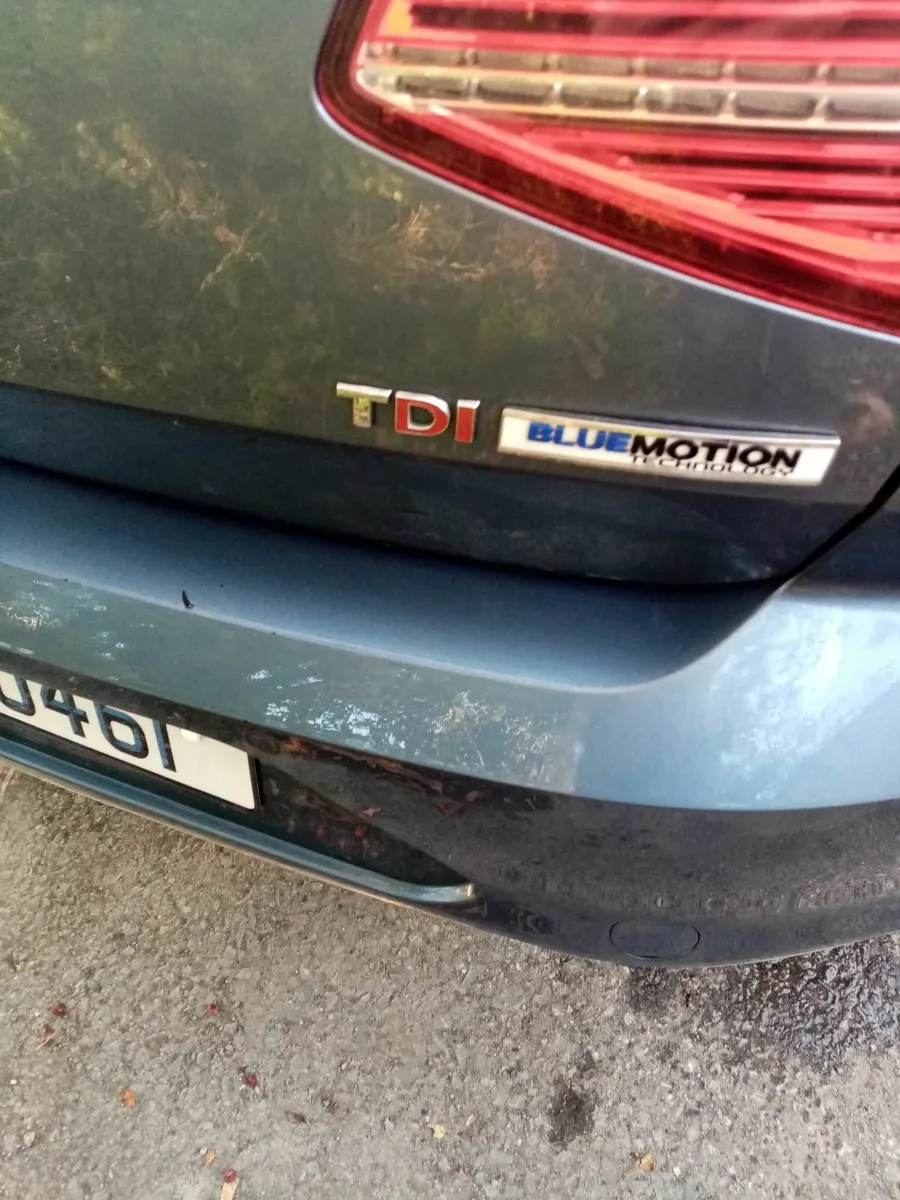 Volkswagen Passat 2015 - Image 2