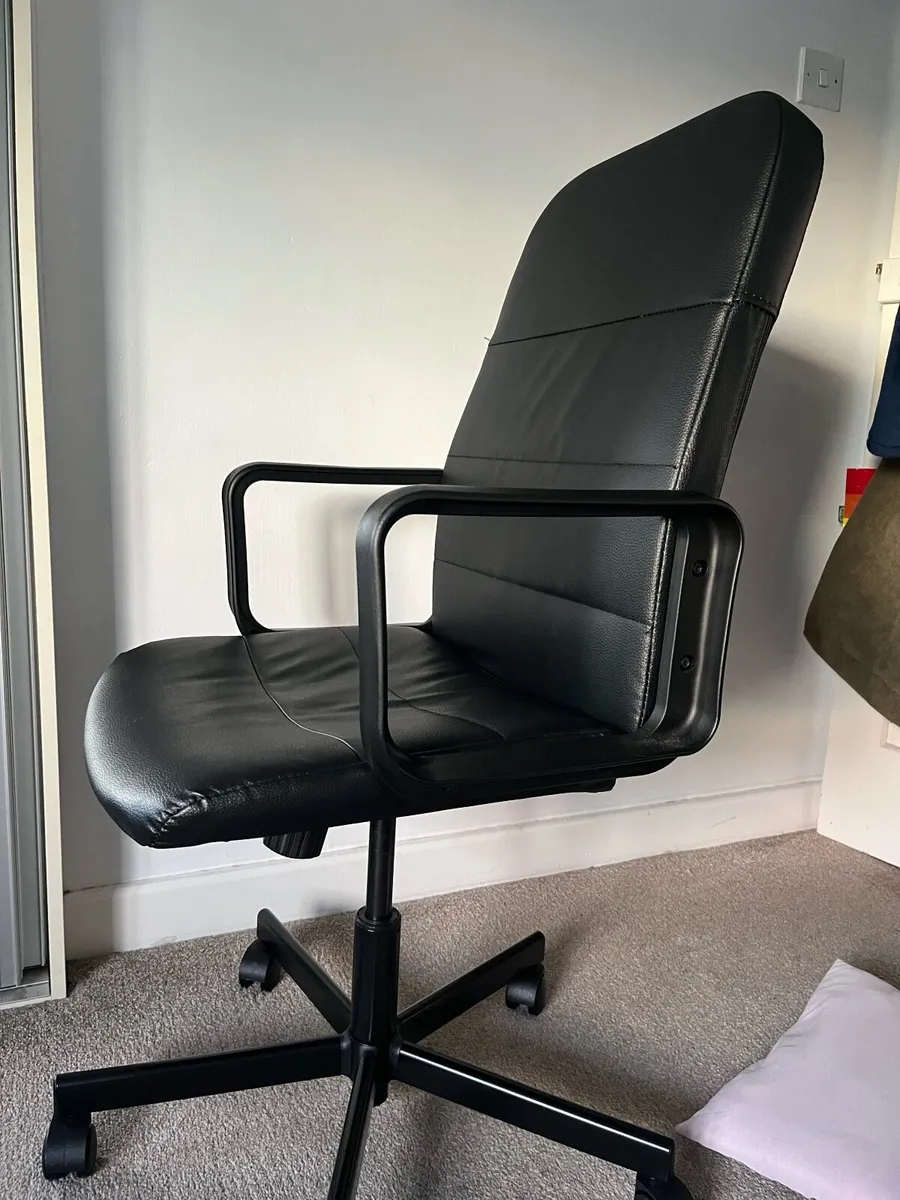 Office chair - Image 1