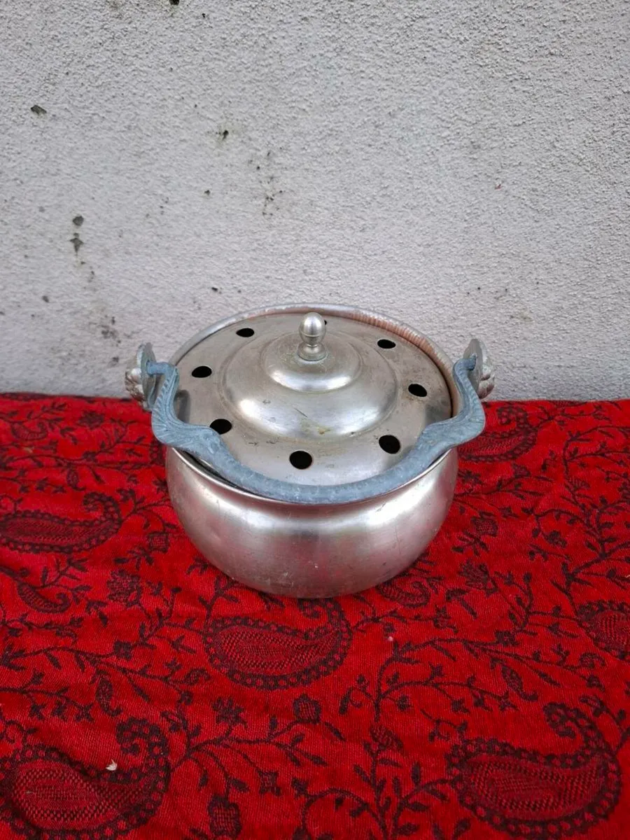 Vintage essential oil diffuser - Image 1