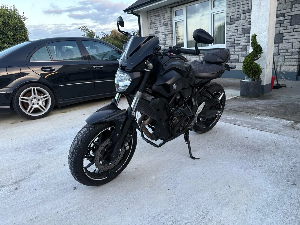 Yamaha mt 07 2017 - Image 2