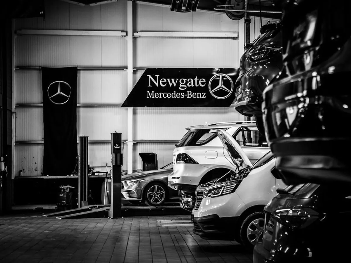 Mercedes-Benz GLC-Class 220D 4matic AMG Line Plus - Image 3
