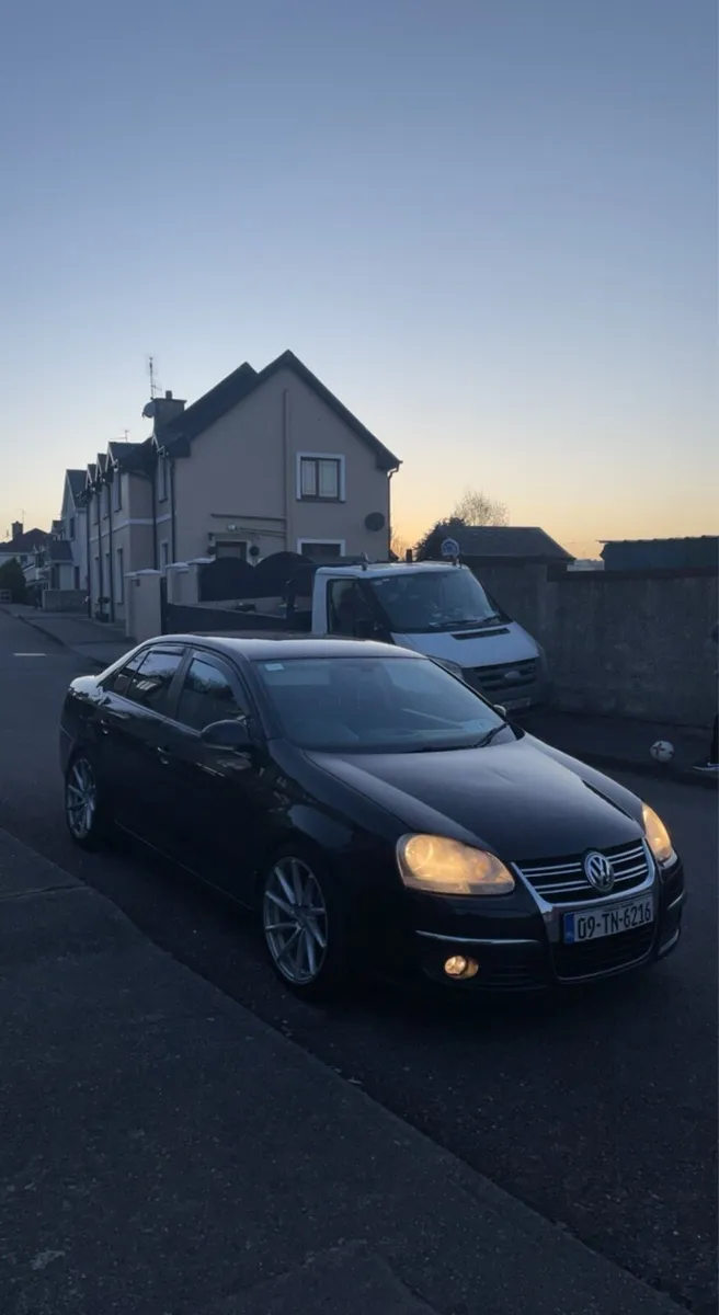 2009 Volkswagen Jetta - Image 1