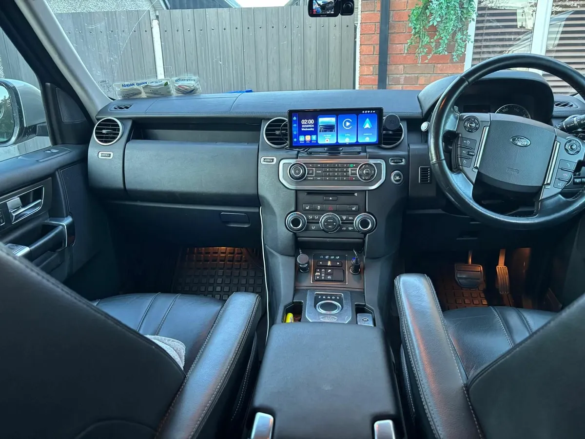 Land Rover Discovery 2015 - Image 2