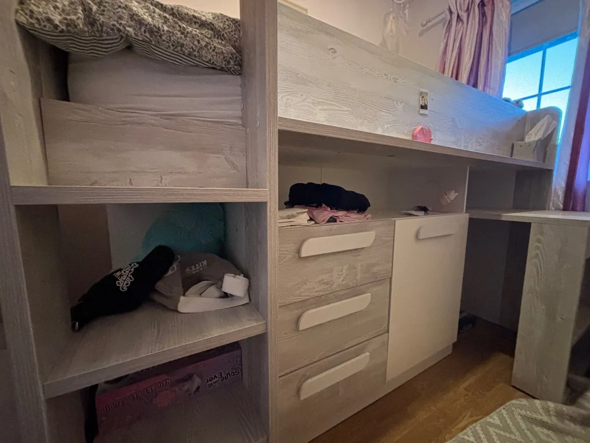 Bunk bed - Image 1