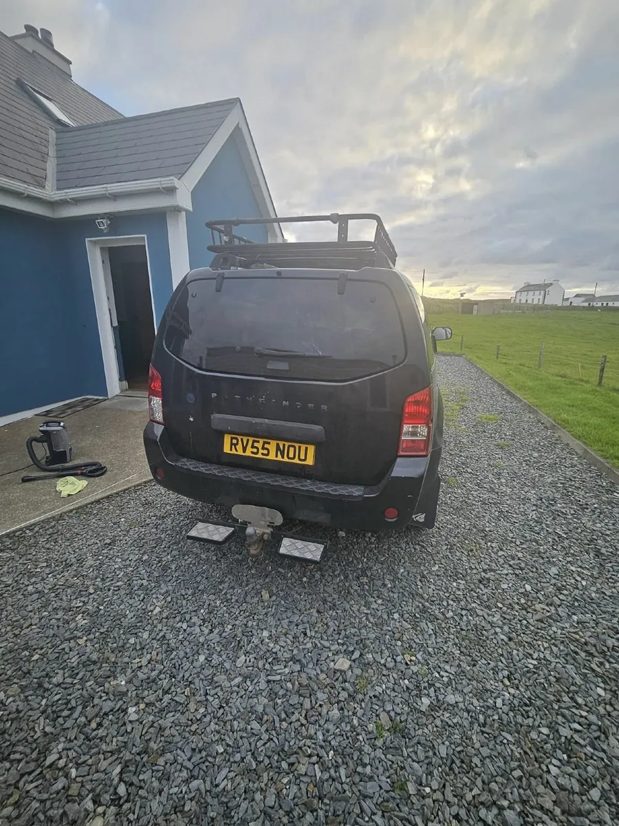 Nissan Pathfinder 2005 - Image 4