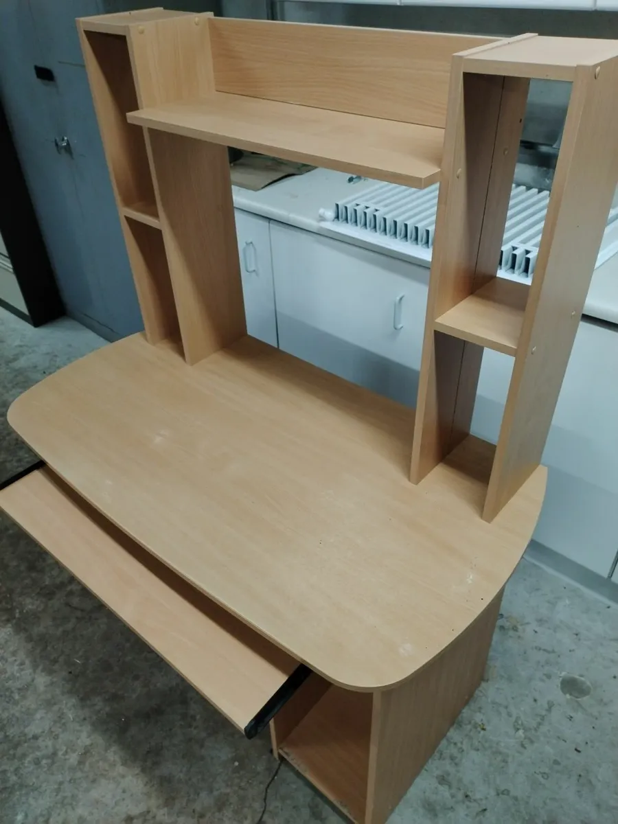Computer desk - Image 2