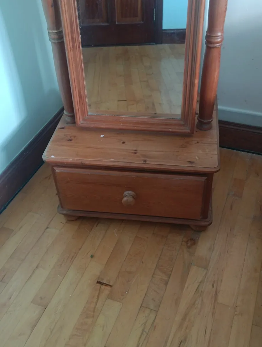 Double bed and mirror - Image 4