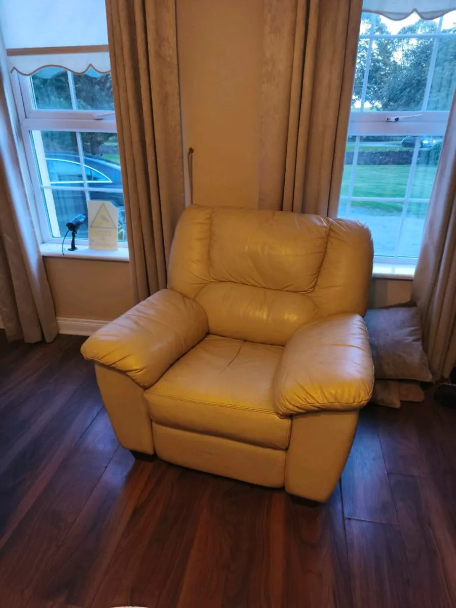 Leather cream couch X2 couch - Image 2