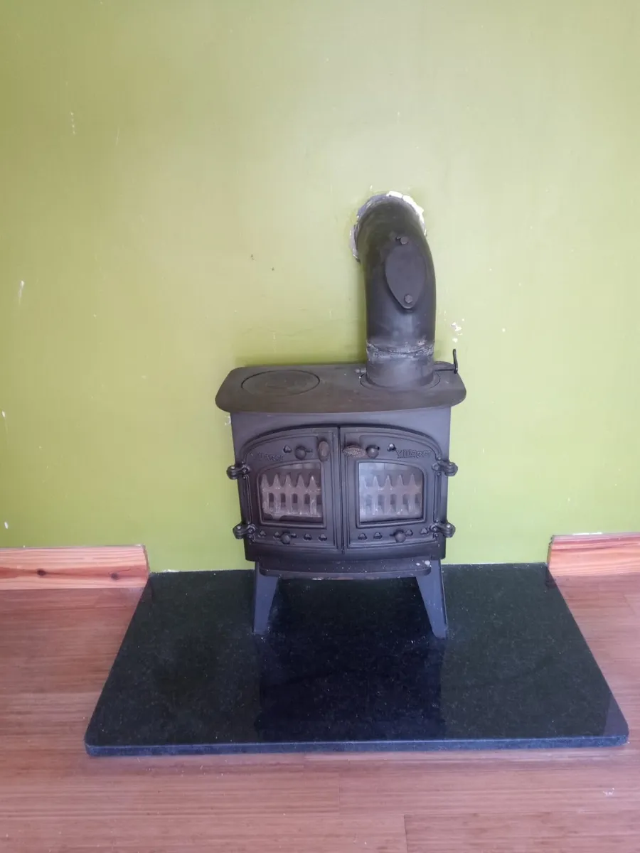 Solid fuel stove - Image 1