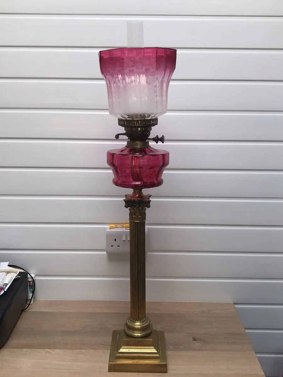 Antique oil lamp - Image 1
