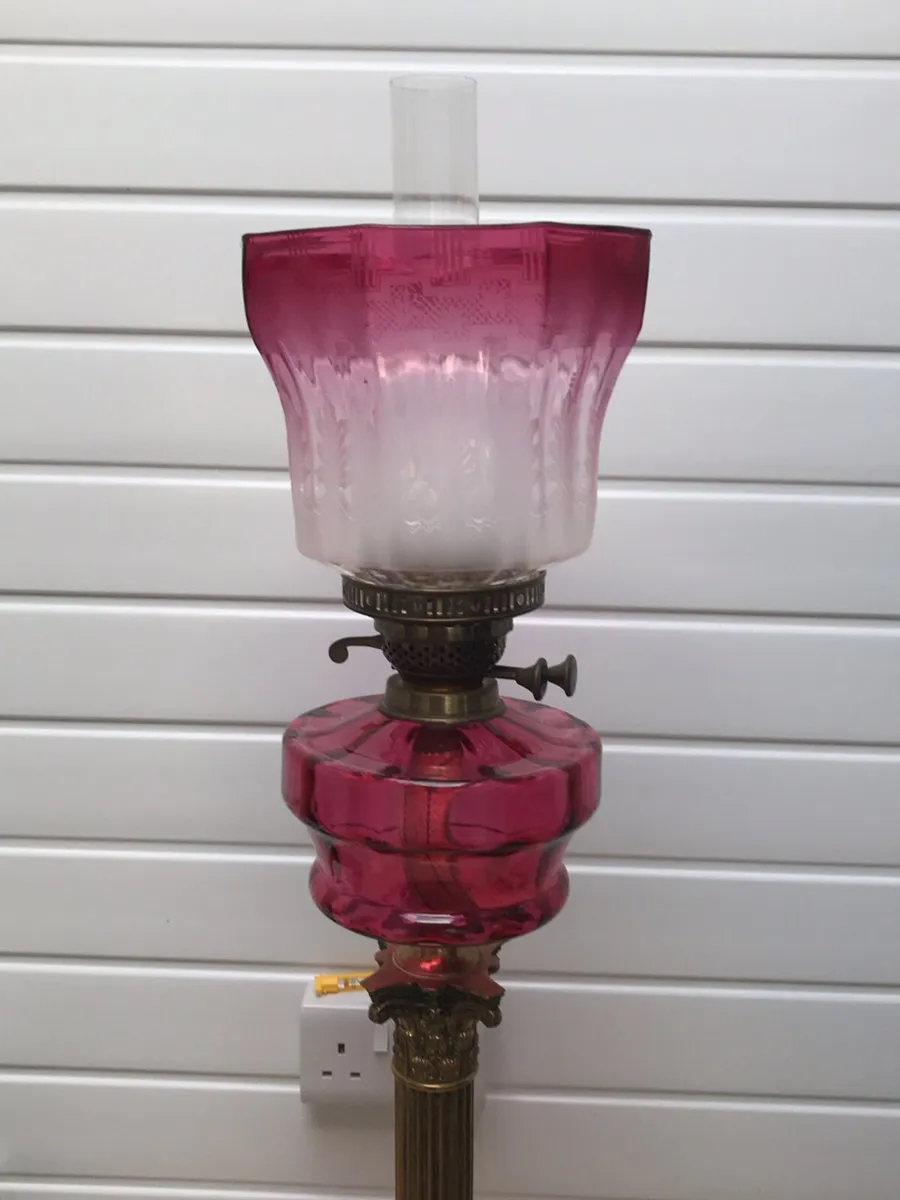 Antique oil lamp - Image 2