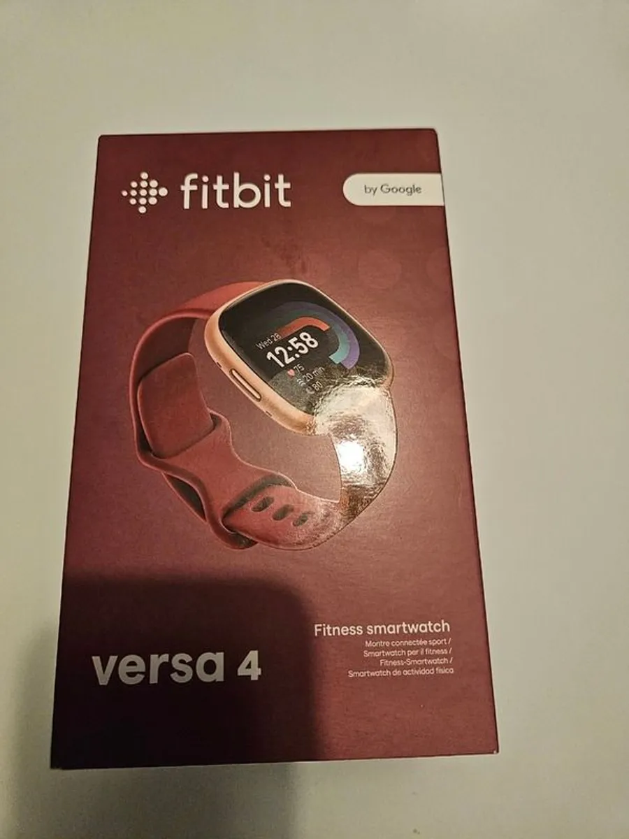 Fitbit Versa 4 - Image 1