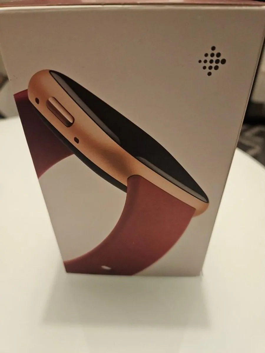 Fitbit Versa 4 - Image 3