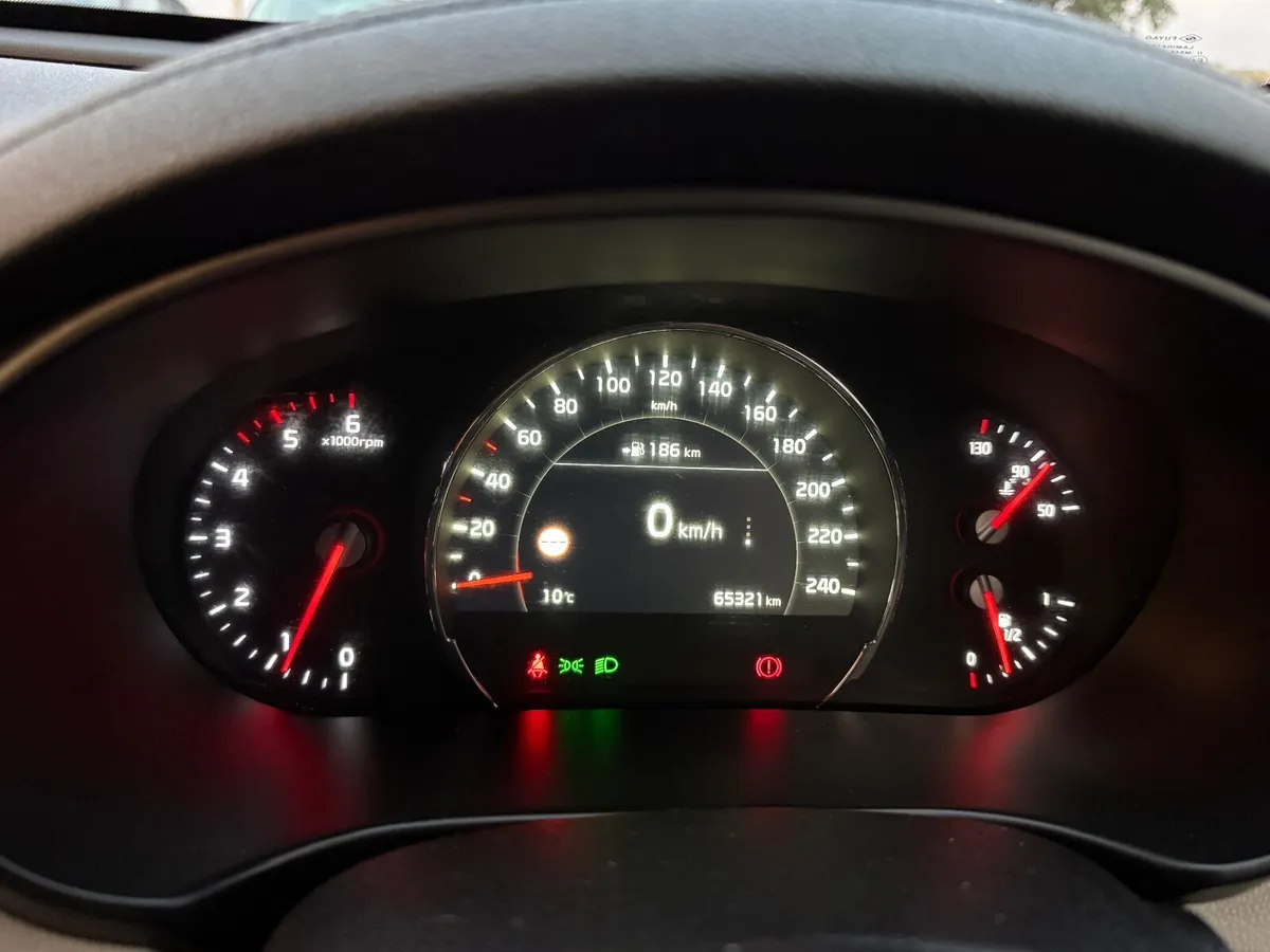 Kia Sorento 2018 K2 5 door 7 seat - Image 1