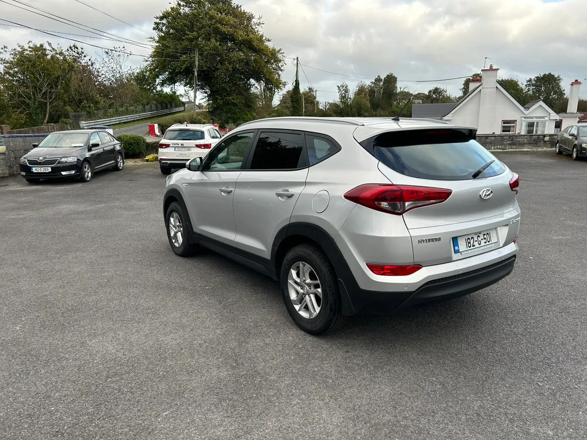 2018 Hyundai Santa Fe Commercial - Image 4