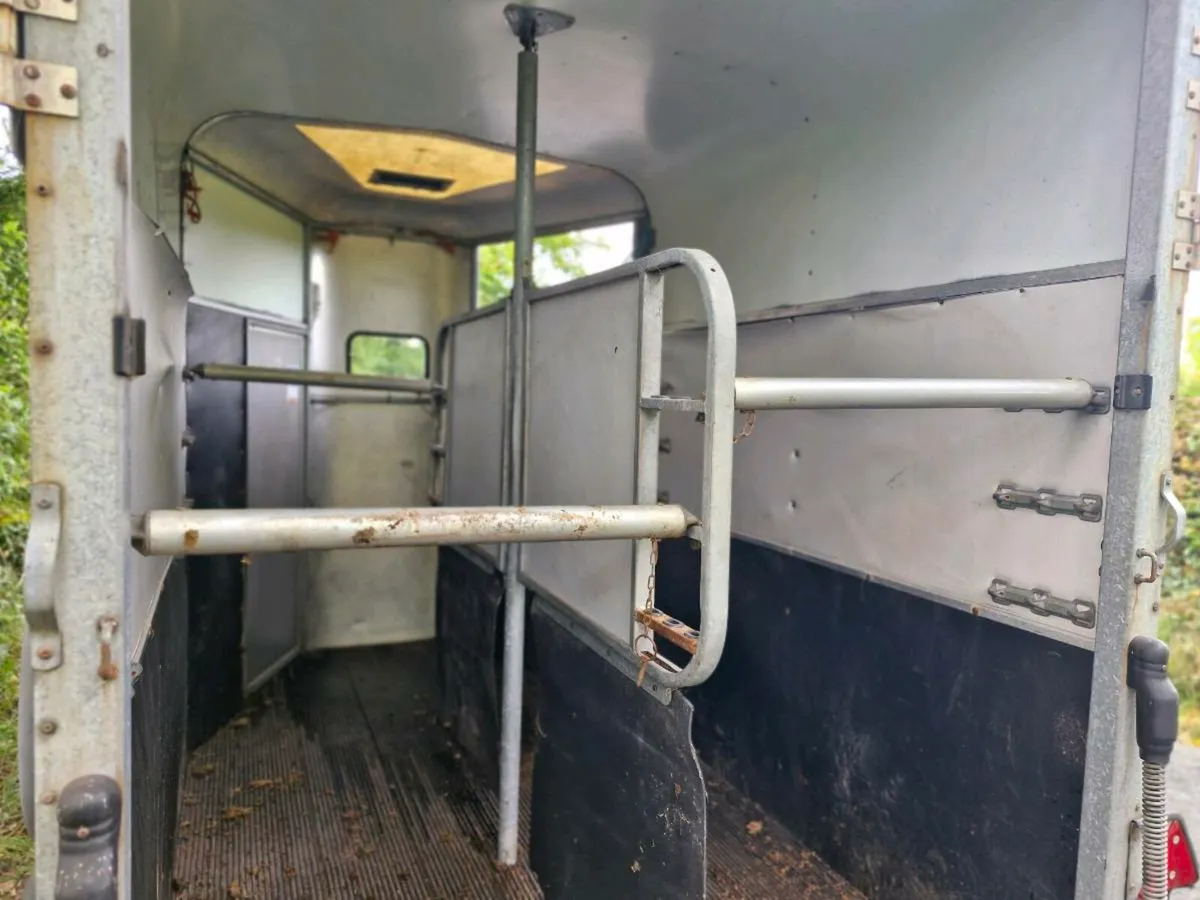 505 double horse box - Image 3