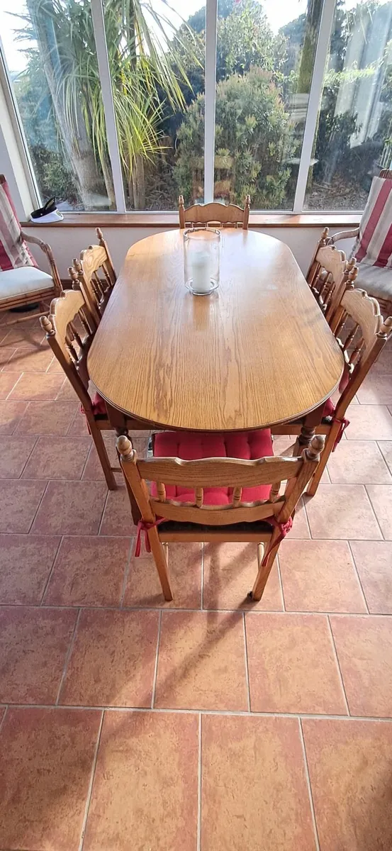 Dining table and chairs - Image 1