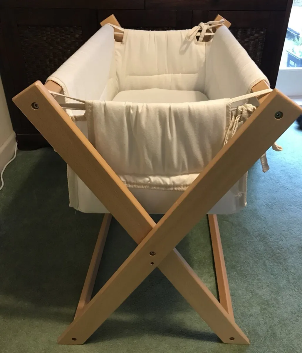 Moses basket. - Image 2
