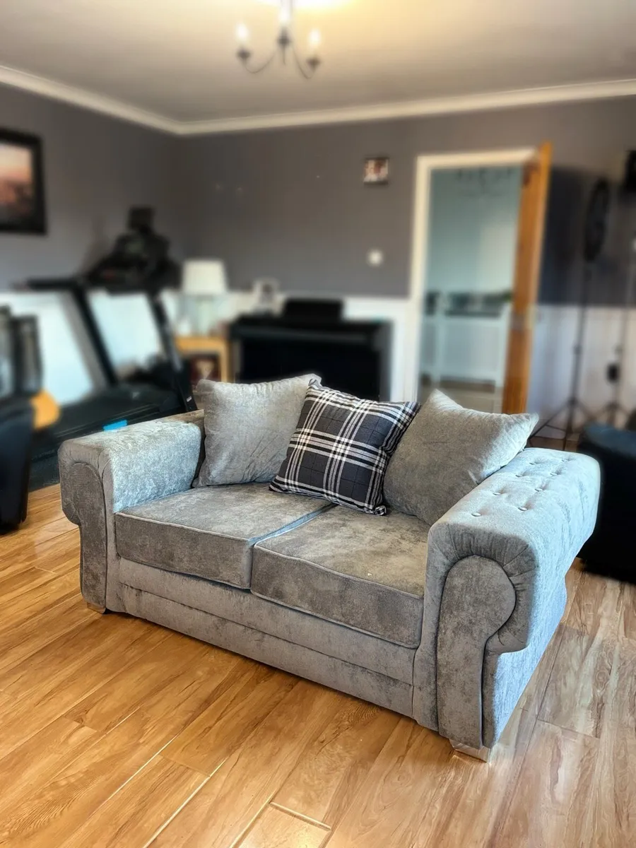 Two brand new sofas (3 seater and 2 seater) €550 - Image 4