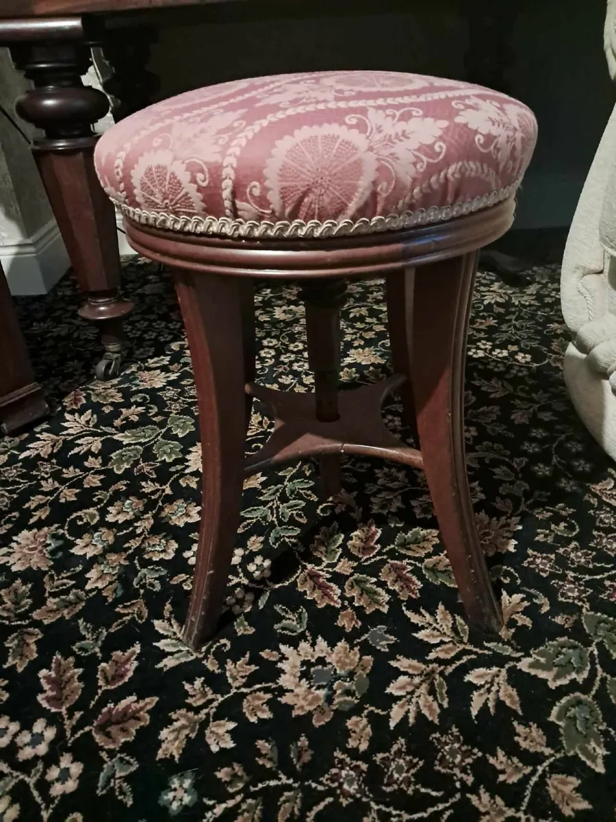Piano stool - Image 1