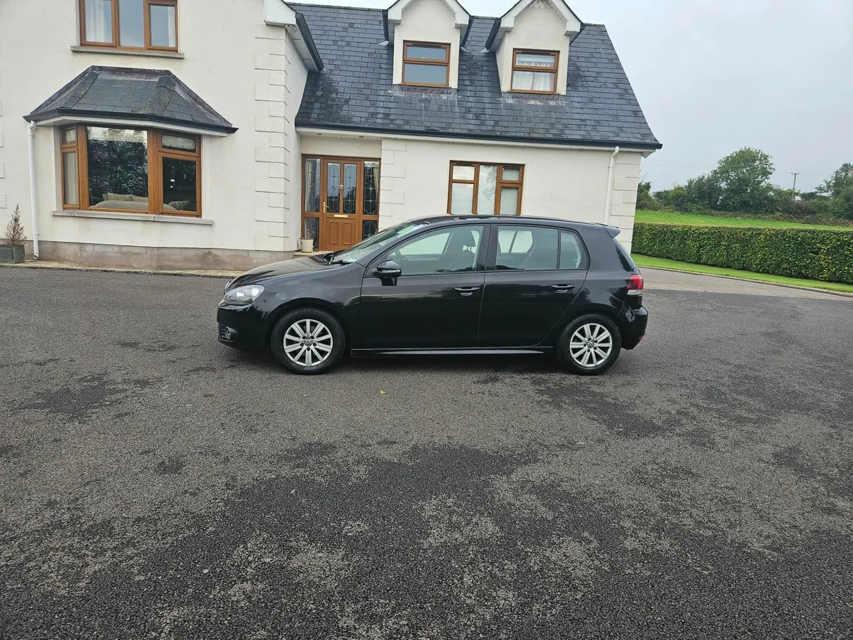 Volkswagen Golf 2011 - Image 1