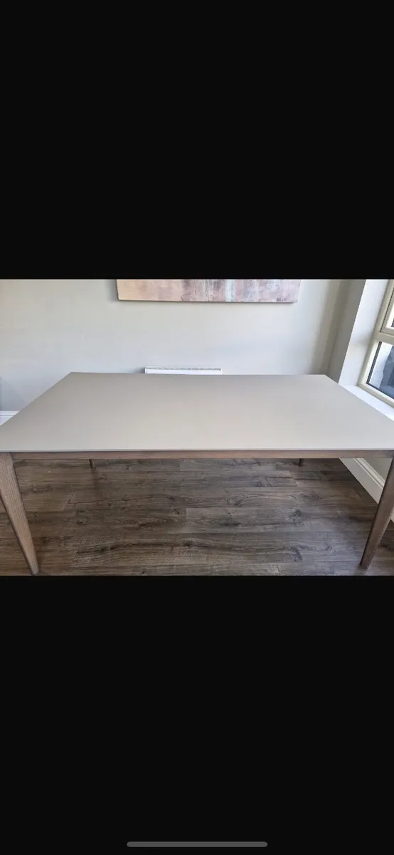 Dining  table - Image 2