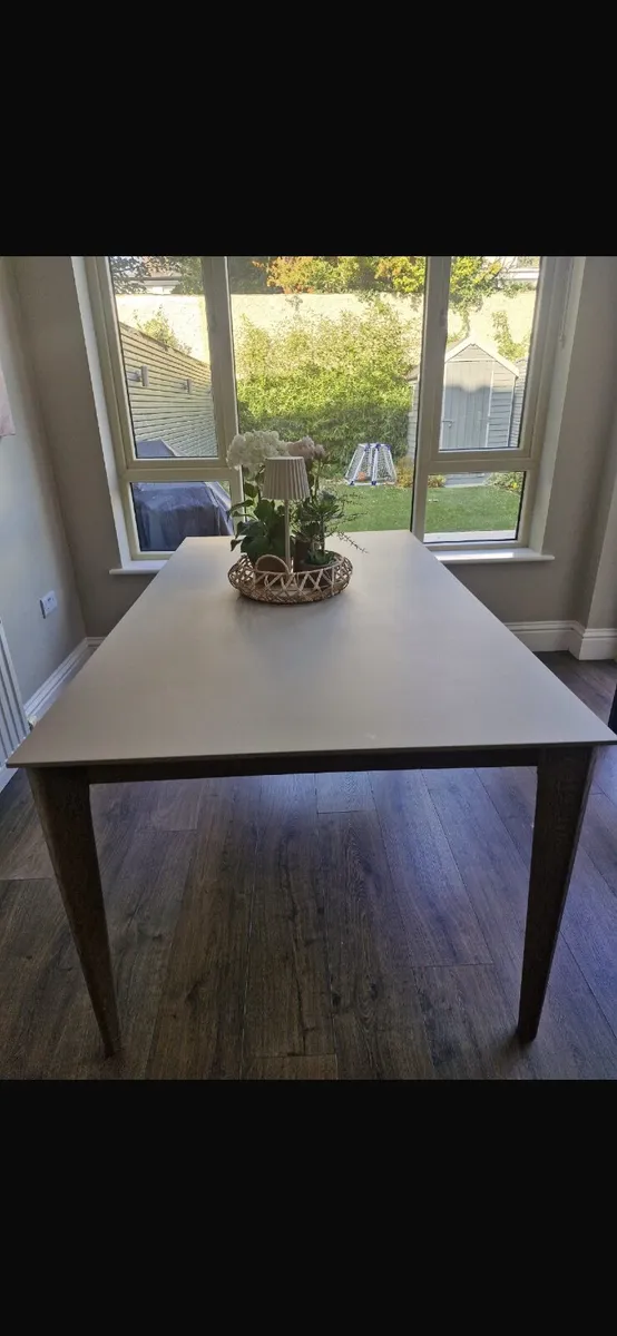 Dining  table - Image 3