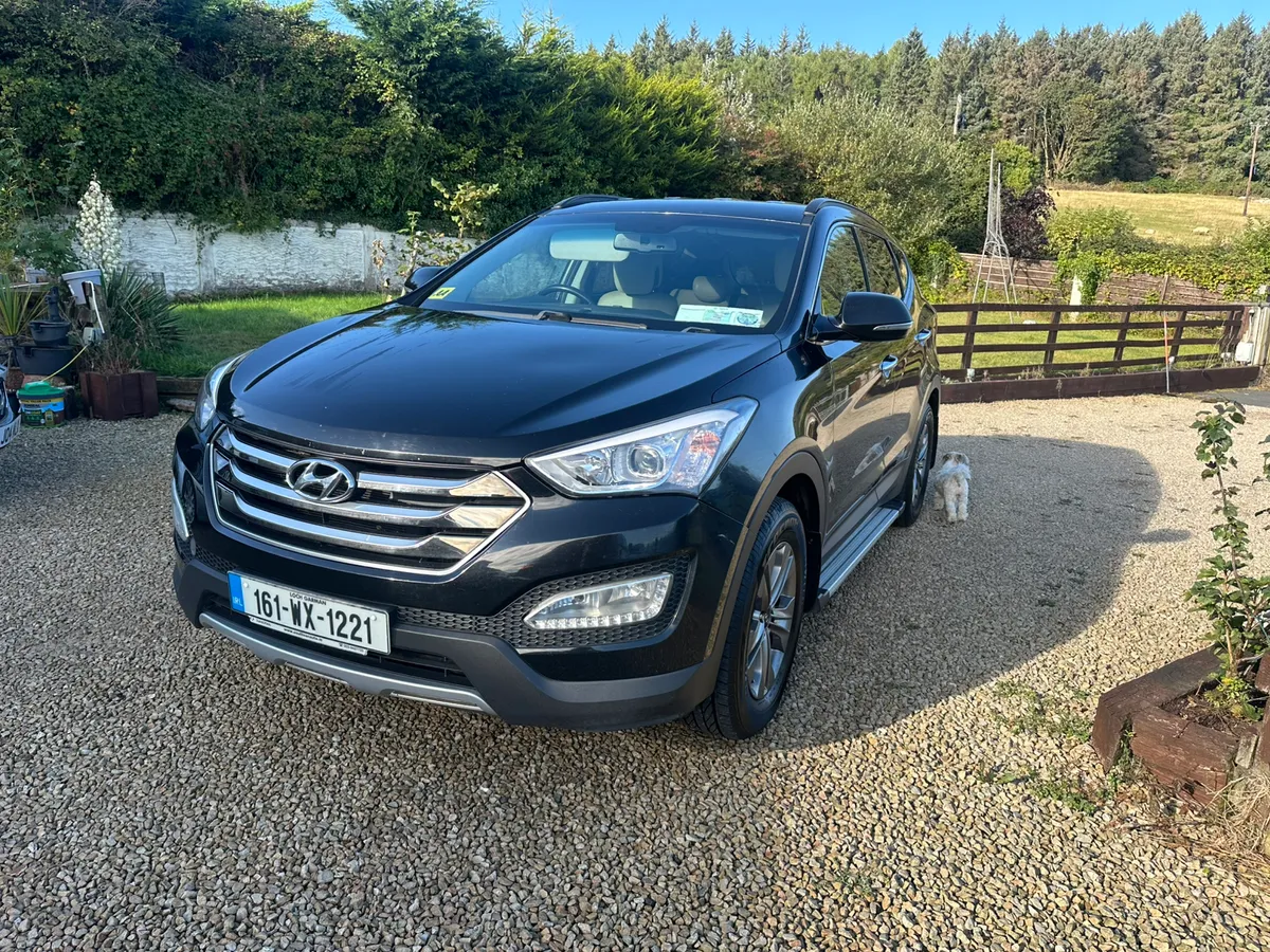 Hyundai Santa Fe 2.2 D with 4x4 . 2016 - Image 4