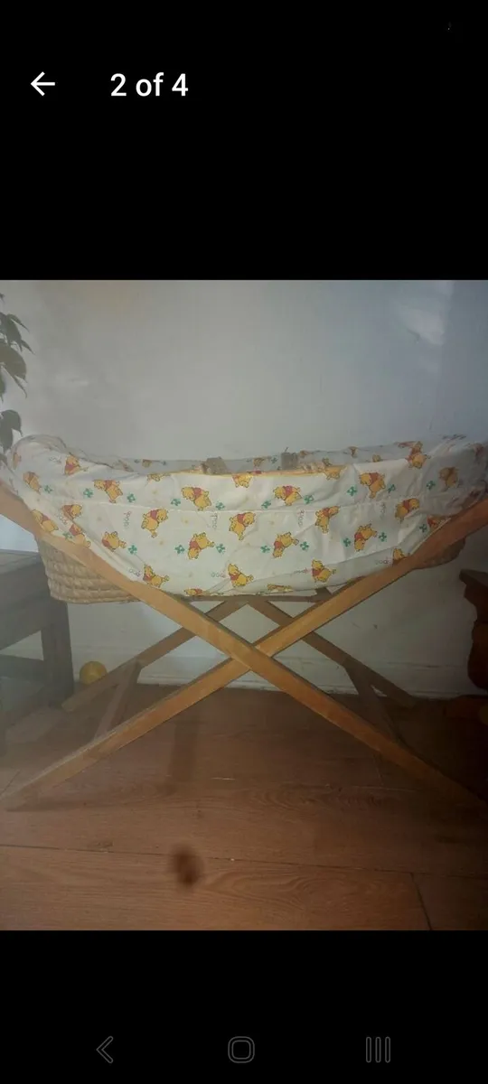 Winnie the pooh moses basket - Image 3