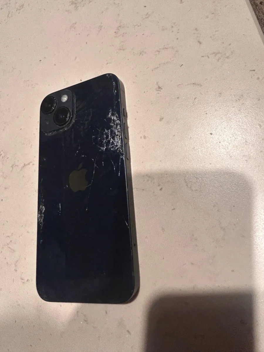 iPhone 14 - Image 2