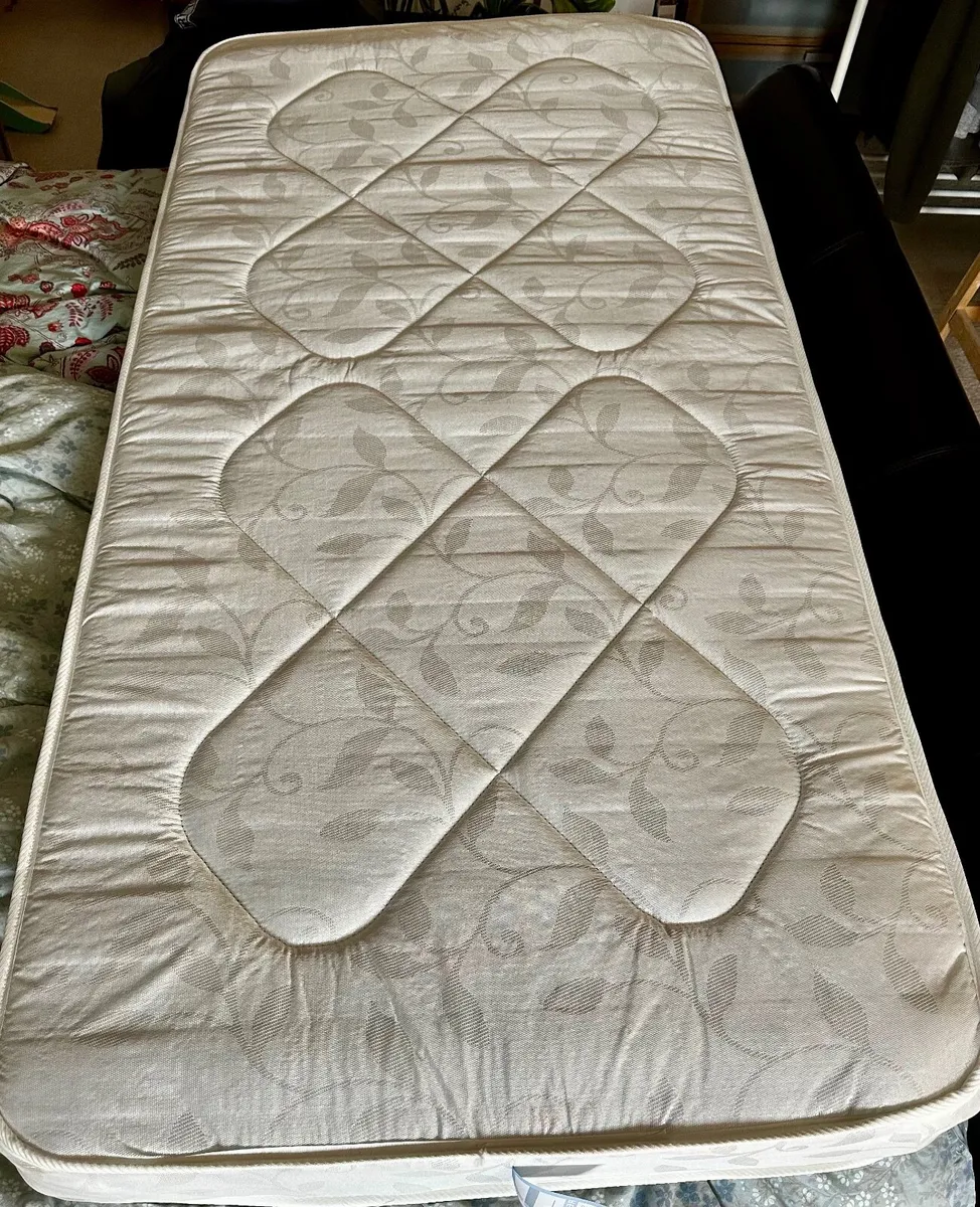 Single mattress - Image 1